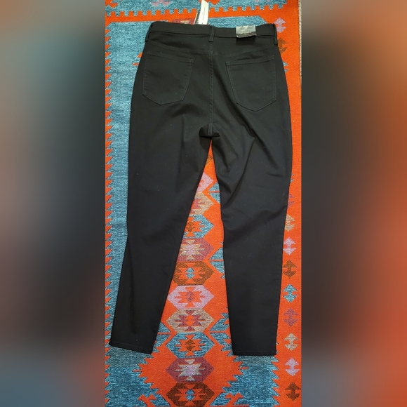 NWT Banana Republic Curvy High-Rise Skinny Jean Black SZ 31 / 12 - Picture 8 of 11